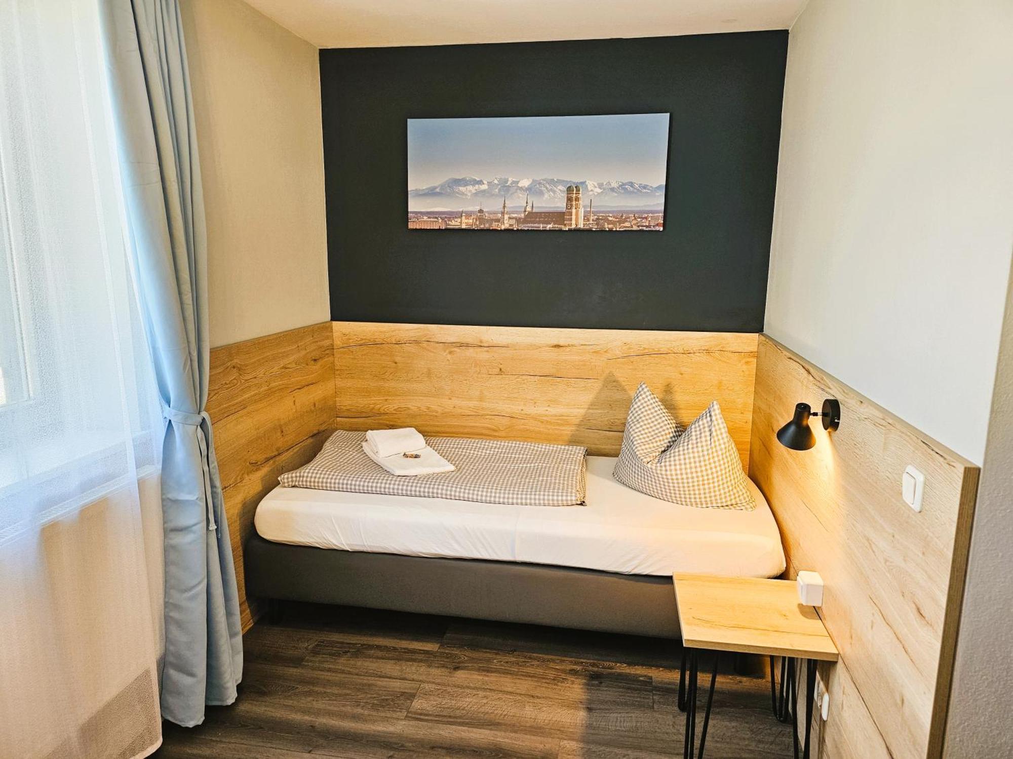 Novitel Pension Pliening - Muenchen Messe エクステリア 写真